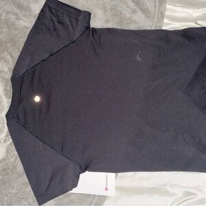 lululemon athletica Men's Dark Gray Tee